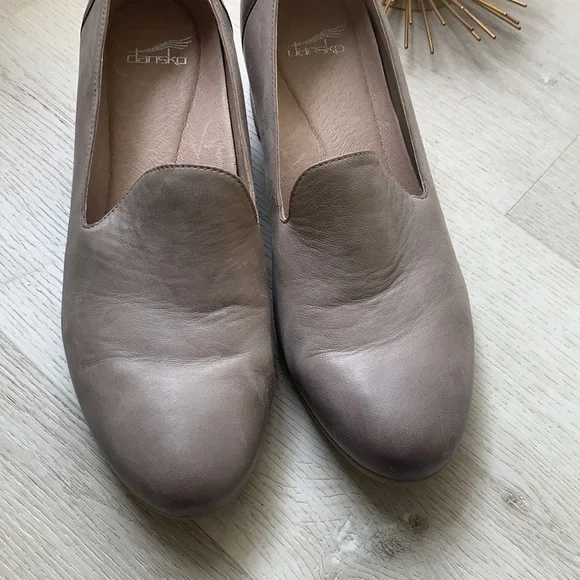 Dansko Preston Stone Burnished Nubuck gray heels - Picture 9 of 13